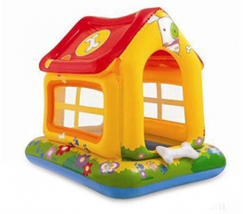 کلبه و استخر بادی